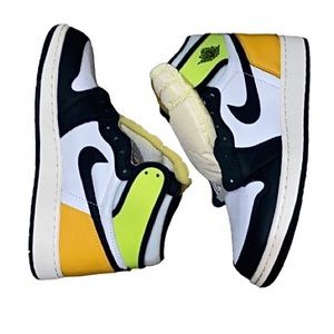 NIB Air Jordan 1 High Top Volt Yellow, Black, & White Size 6.5 Grade School